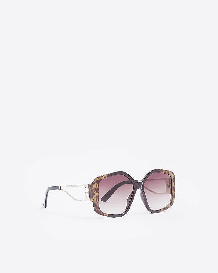 Brown oversized sunglasses