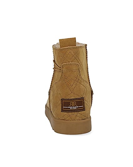 360 degree animation of product Brown quilted faux fur lined boots frame-9