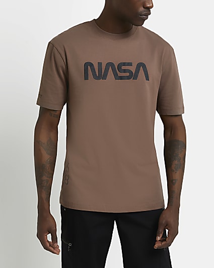 Brown regular fit NASA branded t-shirt