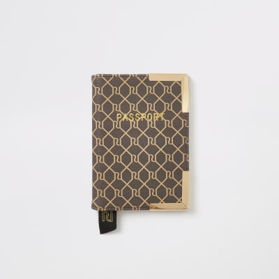Brown RI monogram passport holder