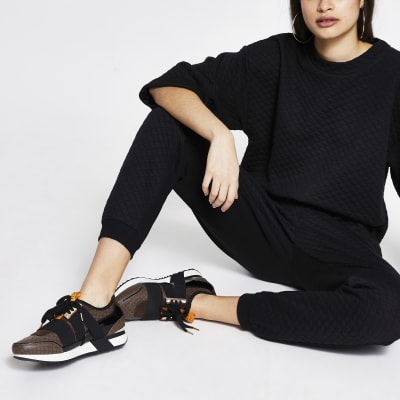 Brown RI monogram runner trainers