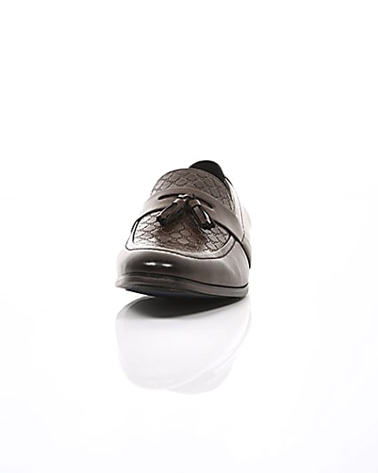 360 degree animation of product Brown RI monogram tassel loafers frame-3