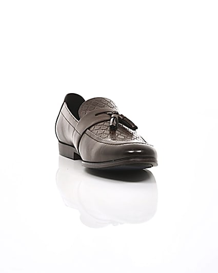 360 degree animation of product Brown RI monogram tassel loafers frame-5