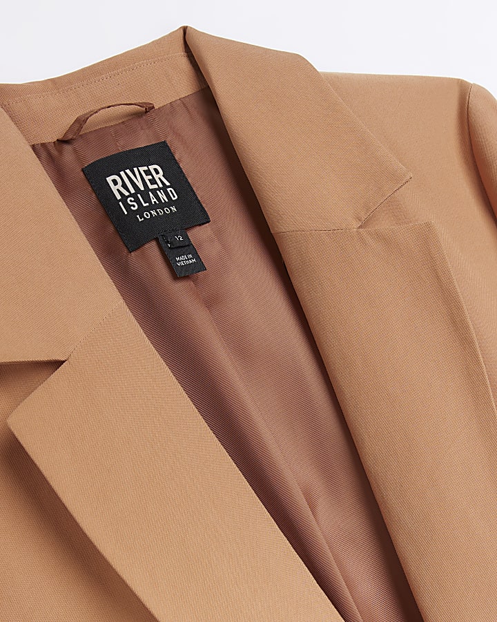 Brown rolled sleeve blazer