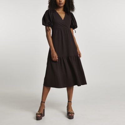 Brown short sleeve wrap mdi sress