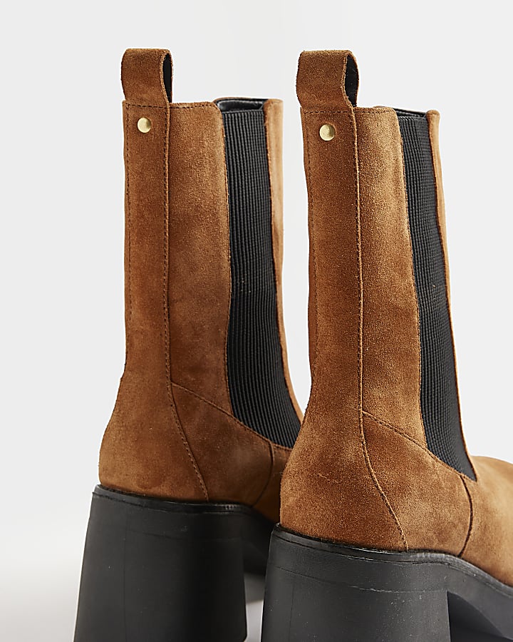 Brown suede heeled chelsea boots