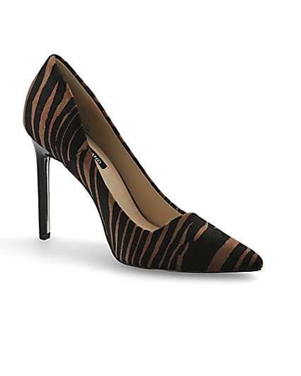 360 degree animation of product Brown tiger print court shoes frame-17