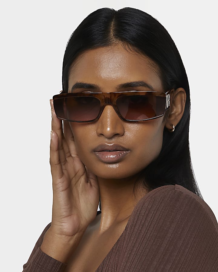 Brown tortoiseshell rectangular sunglasses