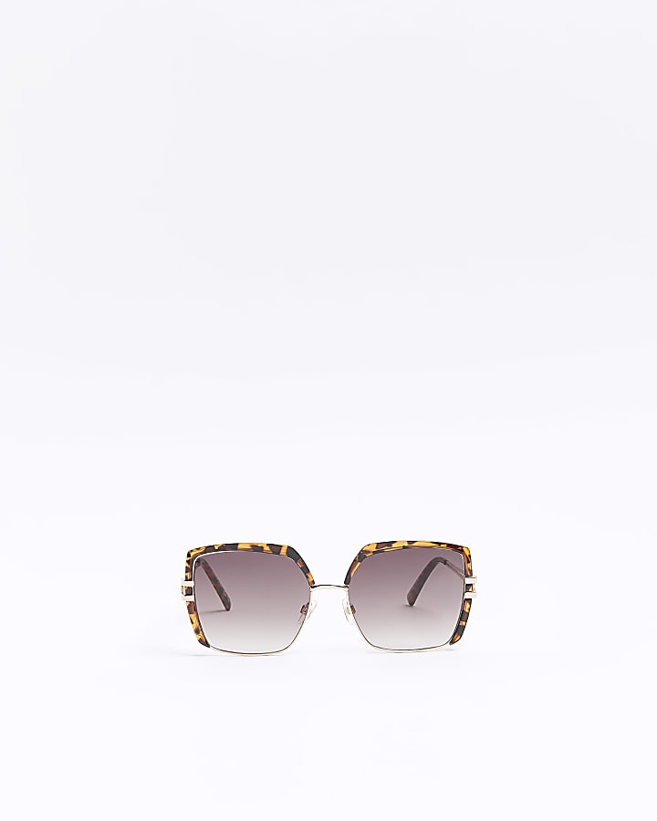 Brown tortoiseshell tinted sunglasses