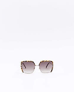 Brown tortoiseshell tinted sunglasses