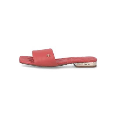 360 degree animation of product Coral red padded slides frame-3