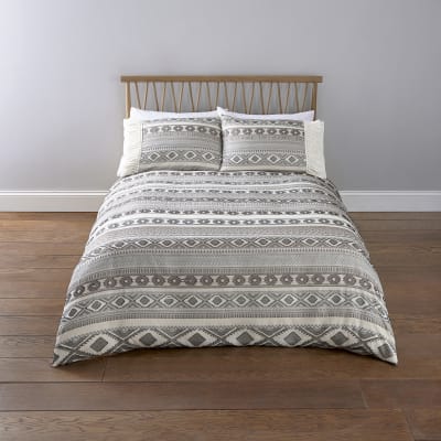Cream Aztec jacquard double duvet bed set