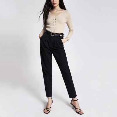 Cream cable knit V neck jumper