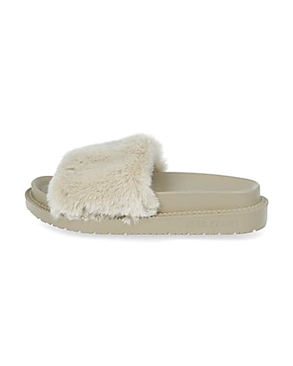 360 degree animation of product Cream faux fur sliders frame-4