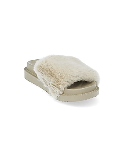 360 degree animation of product Cream faux fur sliders frame-19