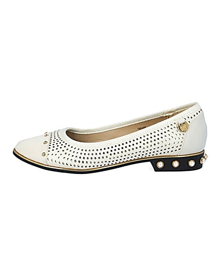 360 degree animation of product Cream perforated studded ballet shoes frame-3