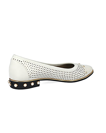 360 degree animation of product Cream perforated studded ballet shoes frame-13