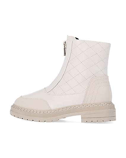 360 degree animation of product Cream quilted ankle boots frame-4
