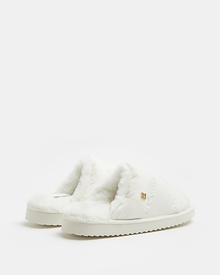 Cream quilted padded slippers
