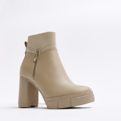 Cream side zip heeled ankle boots River Island