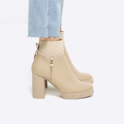 Cream side zip heeled ankle boots | River Island