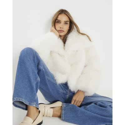 cream-wide-collar-faux-fur-