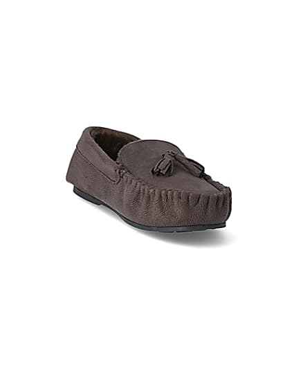 360 degree animation of product Dark brown faux fur lined moccasin slippers frame-19