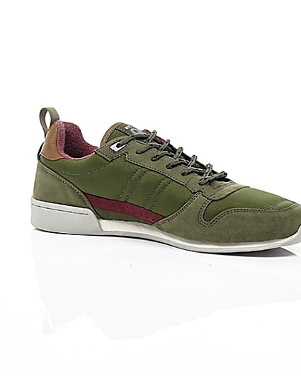 360 degree animation of product Dark green retro runner trainers frame-8