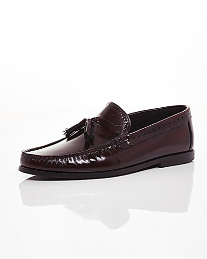 360 degree animation of product Dark red  leather tassel loafers frame-0