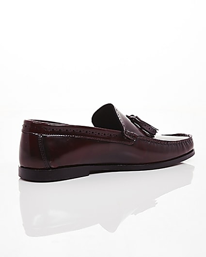 360 degree animation of product Dark red  leather tassel loafers frame-12