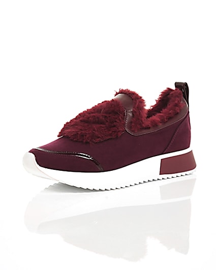 360 degree animation of product Dark red faux fur slip-on runner trainers frame-0
