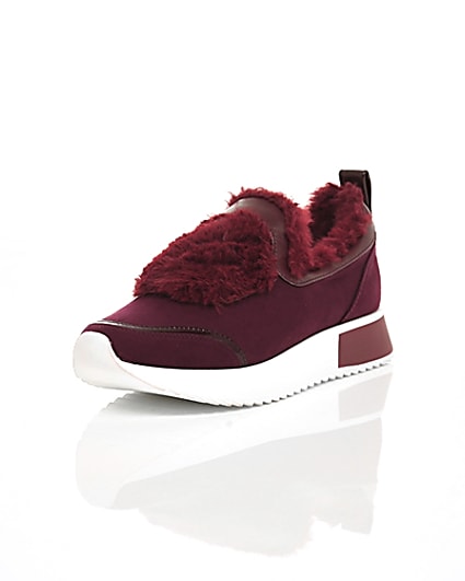 360 degree animation of product Dark red faux fur slip-on runner trainers frame-1