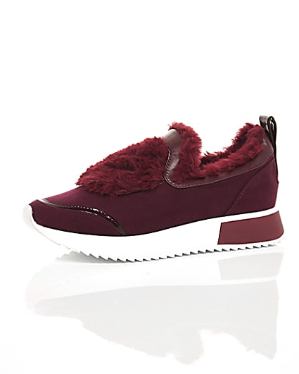 360 degree animation of product Dark red faux fur slip-on runner trainers frame-23