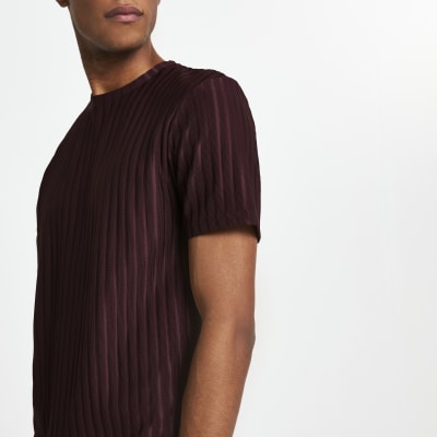 red ribbed t shirt