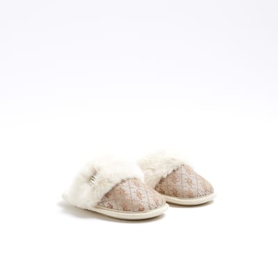 Girls beige jacquard faux fur slippers River Island