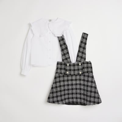 pinafore check