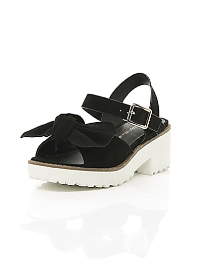 360 degree animation of product Girls black bow chunky sandals frame-1