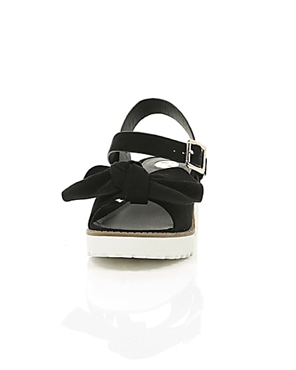 360 degree animation of product Girls black bow chunky sandals frame-3