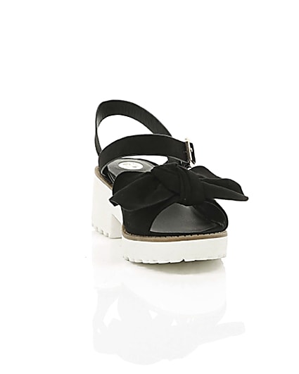 360 degree animation of product Girls black bow chunky sandals frame-5