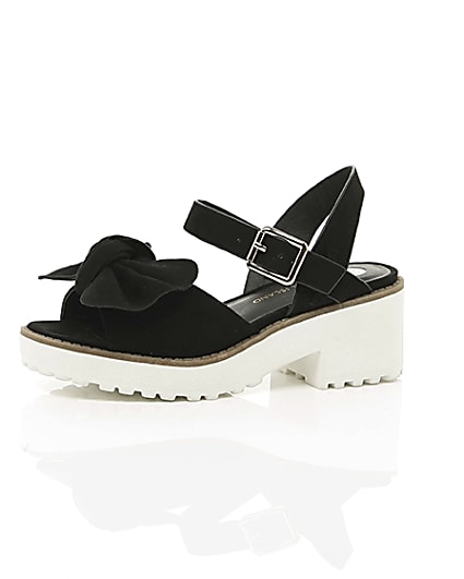 360 degree animation of product Girls black bow chunky sandals frame-23