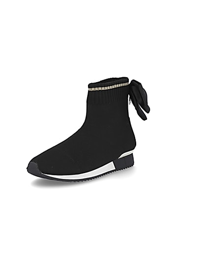 360 degree animation of product Girls black bow knit high top trainers frame-0