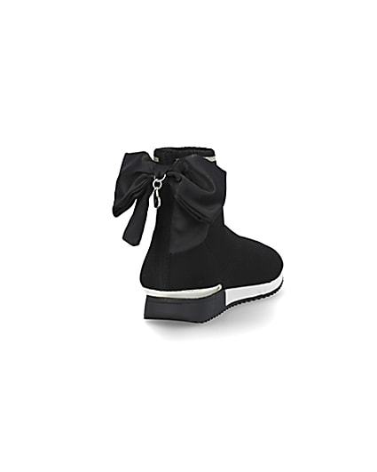 360 degree animation of product Girls black bow knit high top trainers frame-11