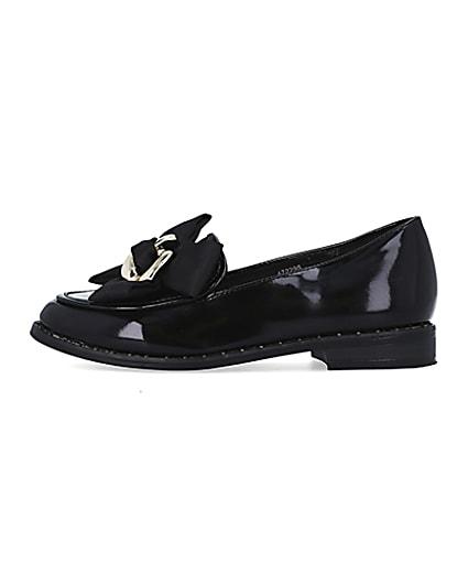 360 degree animation of product Girls black bow loafers frame-3