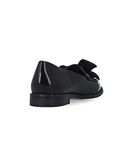 360 degree animation of product Girls black bow loafers frame-11