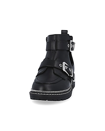 360 degree animation of product Girls black buckle boots frame-22