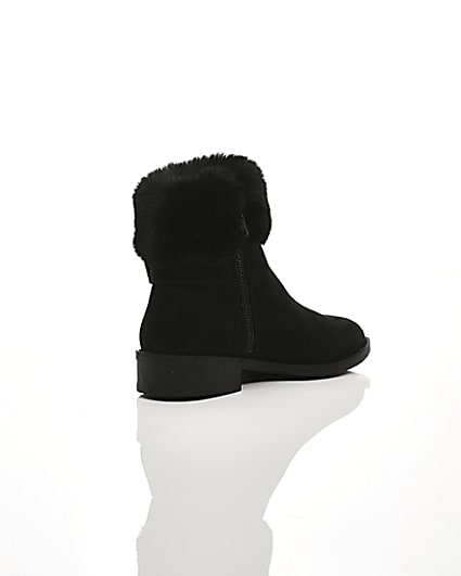 360 degree animation of product Girls black buckle faux fur cuff boots frame-13
