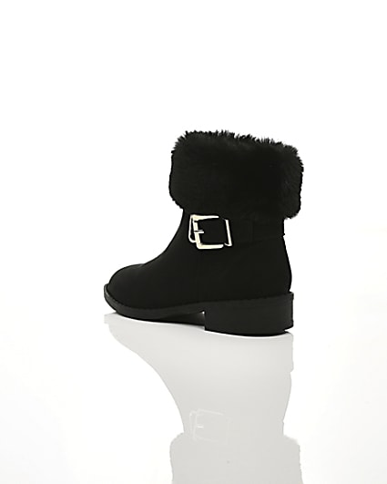 360 degree animation of product Girls black buckle faux fur cuff boots frame-19