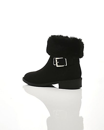 360 degree animation of product Girls black buckle faux fur cuff boots frame-20