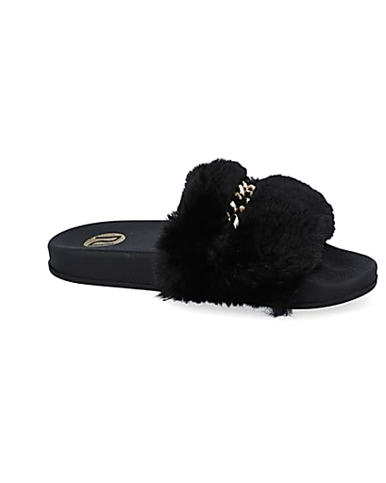 360 degree animation of product Girls black chain faux fur sliders frame-16