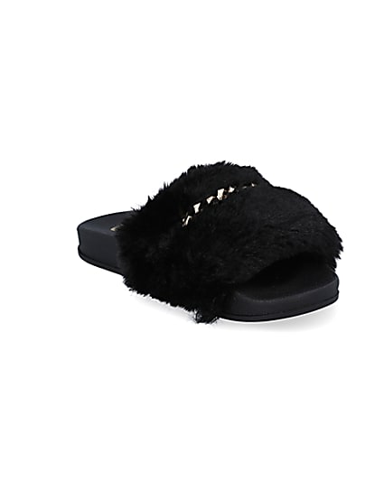 360 degree animation of product Girls black chain faux fur sliders frame-18